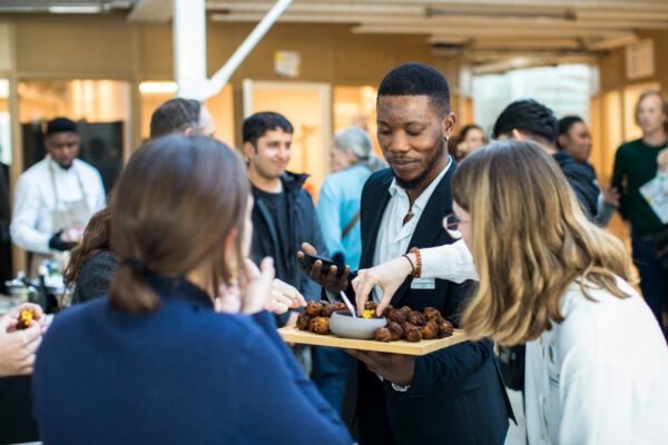 Inauguration des nouveaux locaux de l'école des Cuistots Migrateurs à Montreuil le 22 avril 2024.