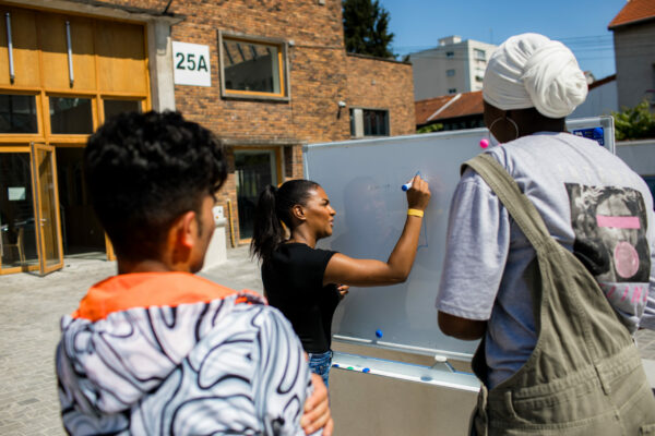 Journée de rencontres avec des professionnels du secteur de l'hôtellerie pour les futurs élèves de l'École des Cuistots Migrateurs. À Montreuil, le 26 juin 2024.