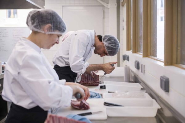 © Corentin Fohlen/ Divergence. Paris, France. 28 mars 2024. L'ecole des Cuistots Migrateurs, a Montreuil.